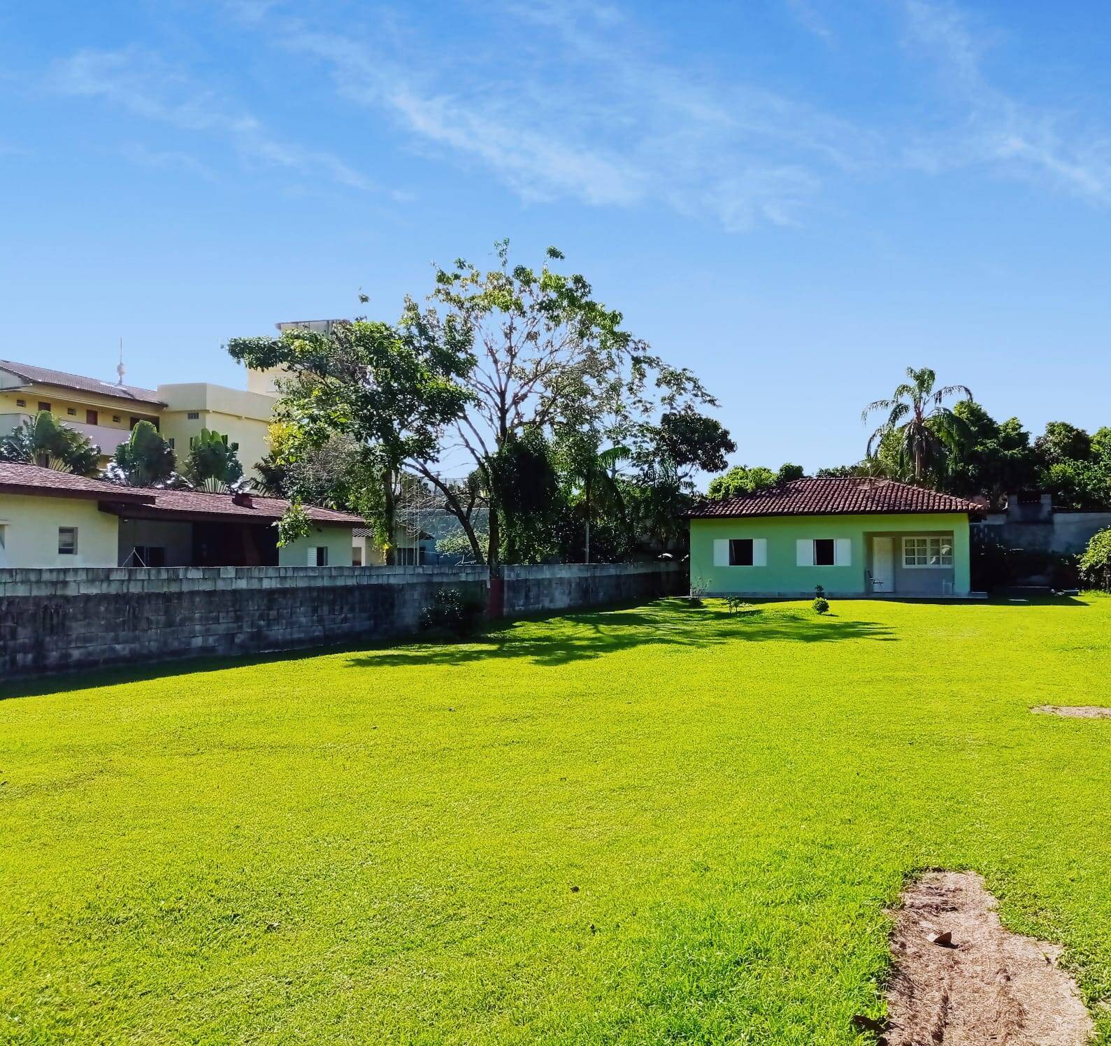 Casa à venda com 3 quartos, 80m² - Foto 1