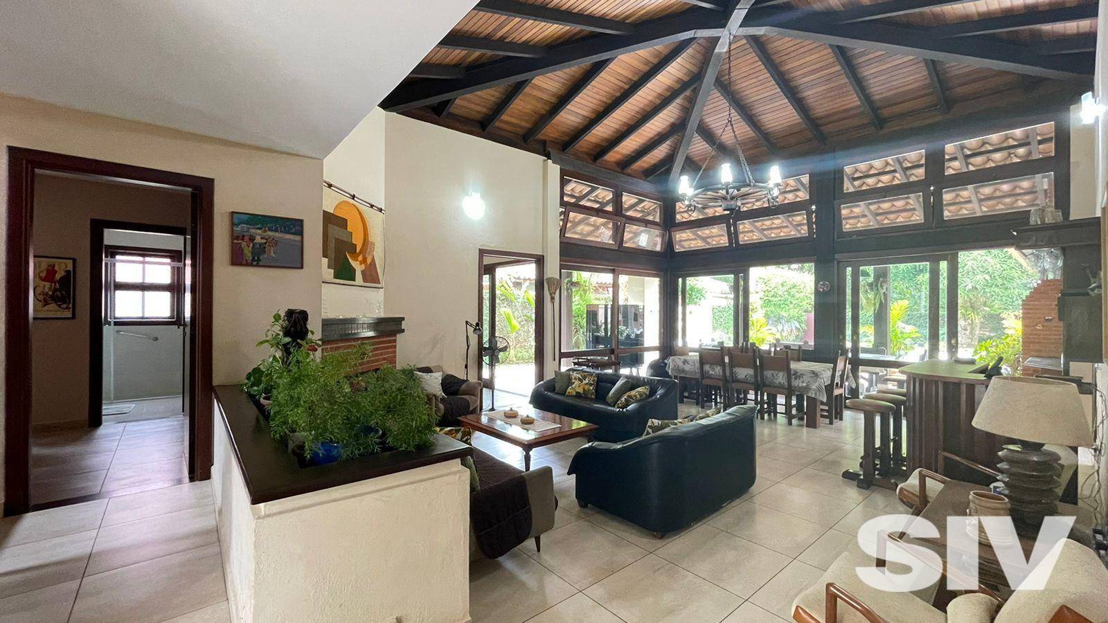 Casa à venda com 6 quartos, 323m² - Foto 44