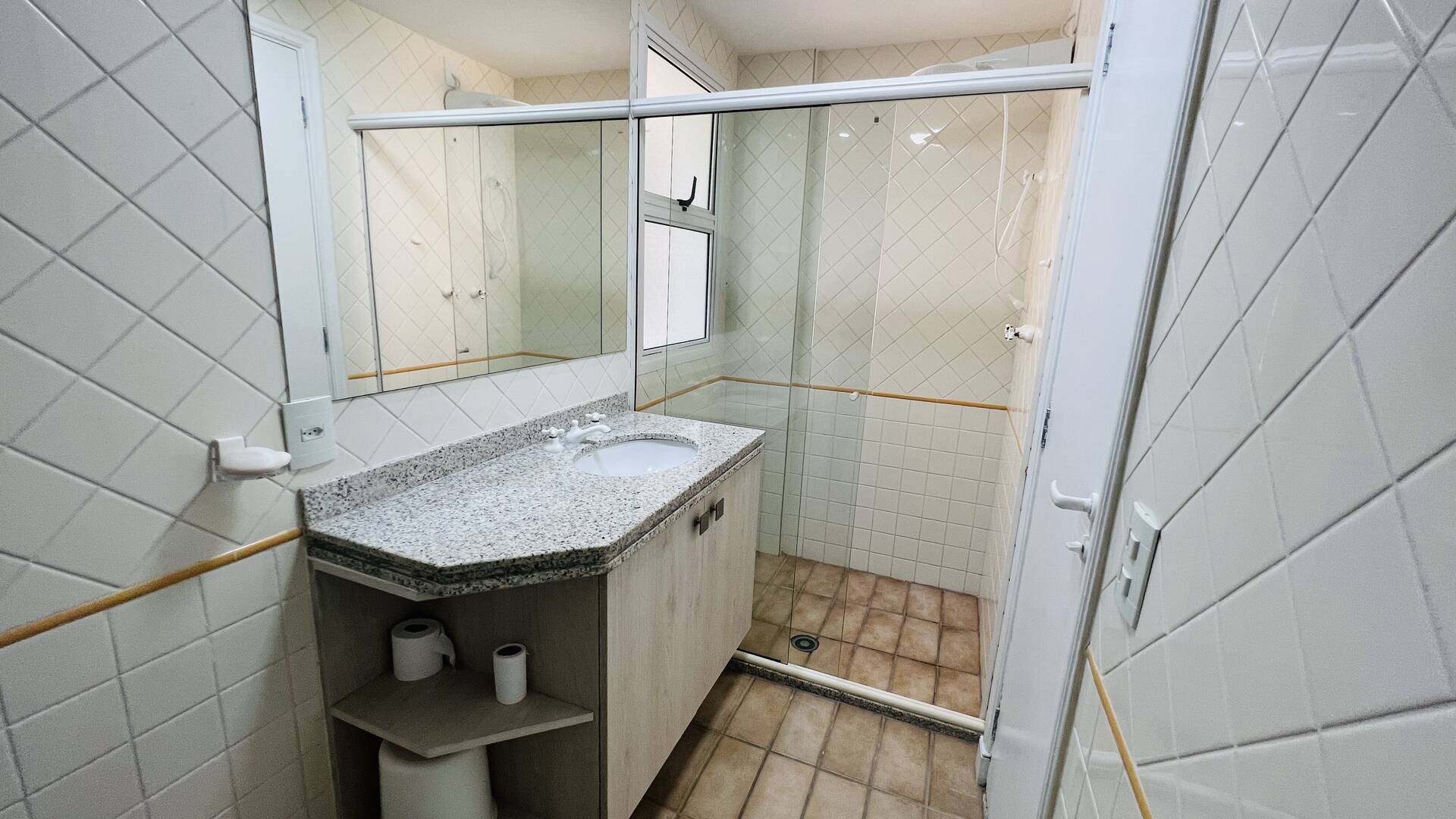 Apartamento à venda com 2 quartos, 75m² - Foto 22