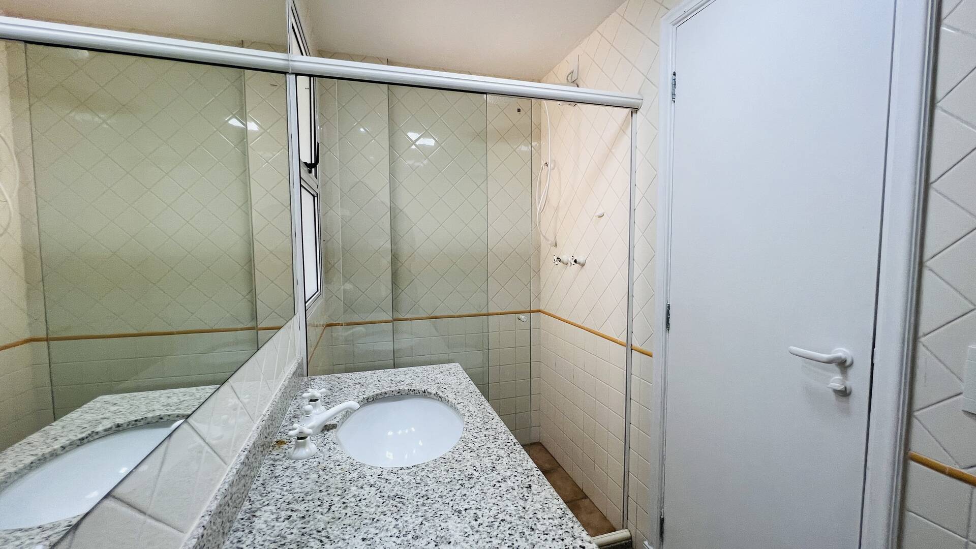 Apartamento à venda com 2 quartos, 75m² - Foto 23