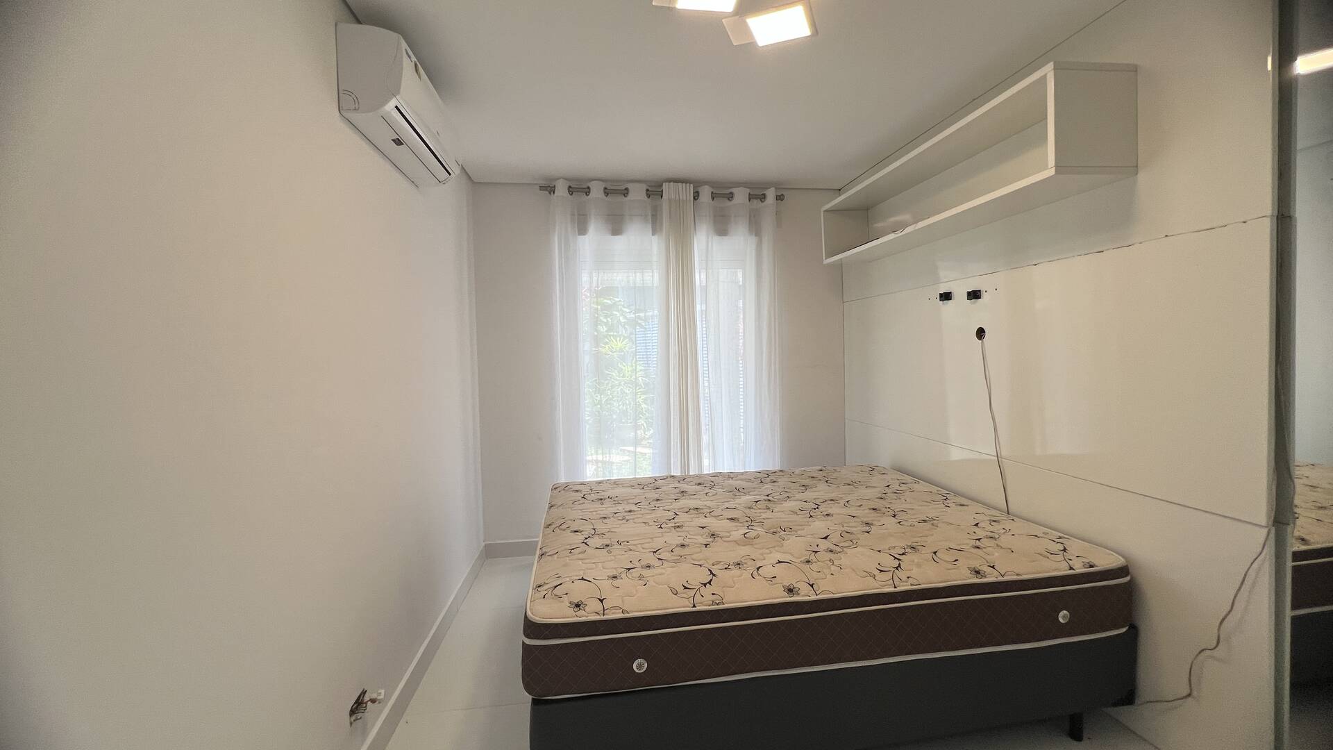 Casa à venda com 4 quartos, 320m² - Foto 19