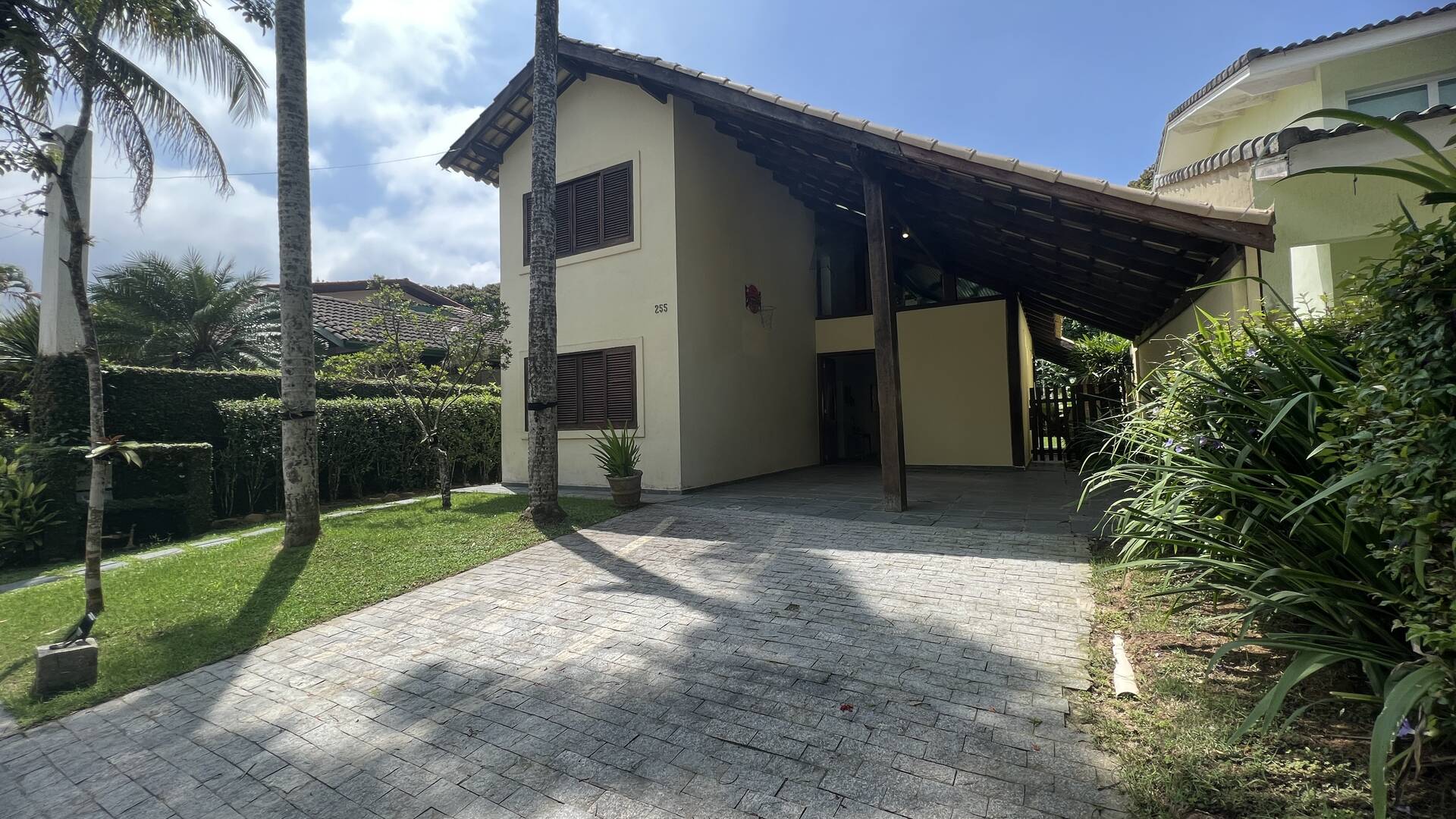 Casa à venda com 4 quartos, 235m² - Foto 2