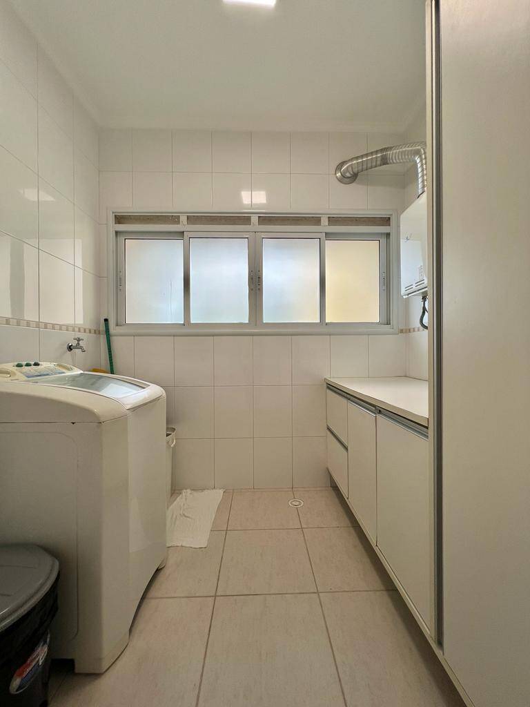 Apartamento para alugar com 4 quartos, 137m² - Foto 12