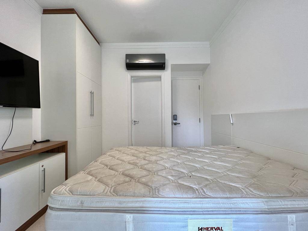 Apartamento para alugar com 4 quartos, 137m² - Foto 18