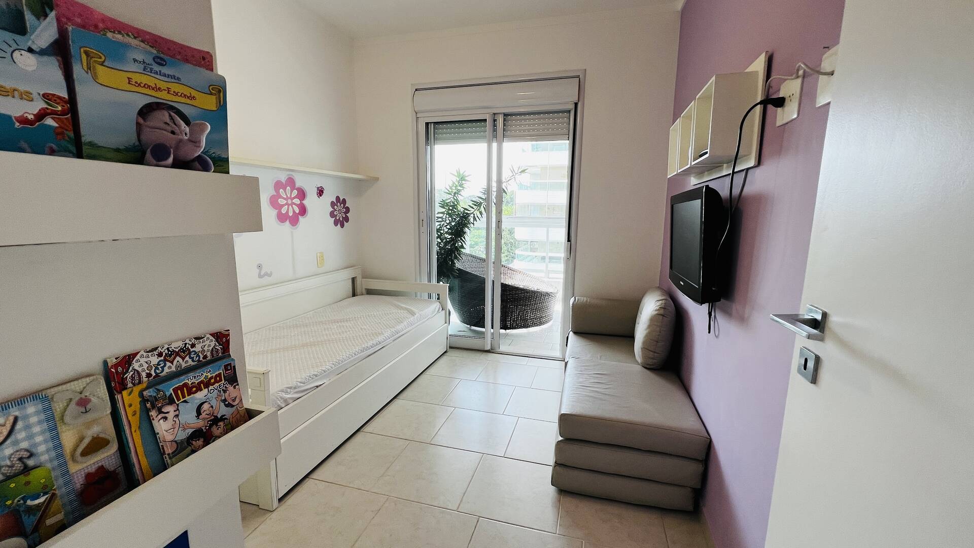 Apartamento à venda com 3 quartos, 111m² - Foto 2