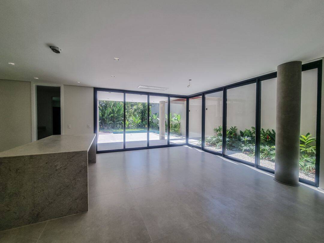 Casa à venda com 4 quartos, 355m² - Foto 14