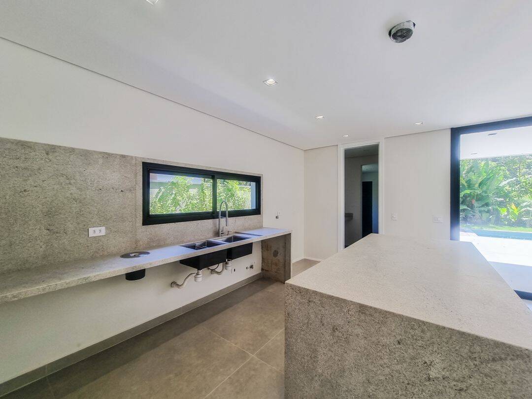 Casa à venda com 4 quartos, 355m² - Foto 16