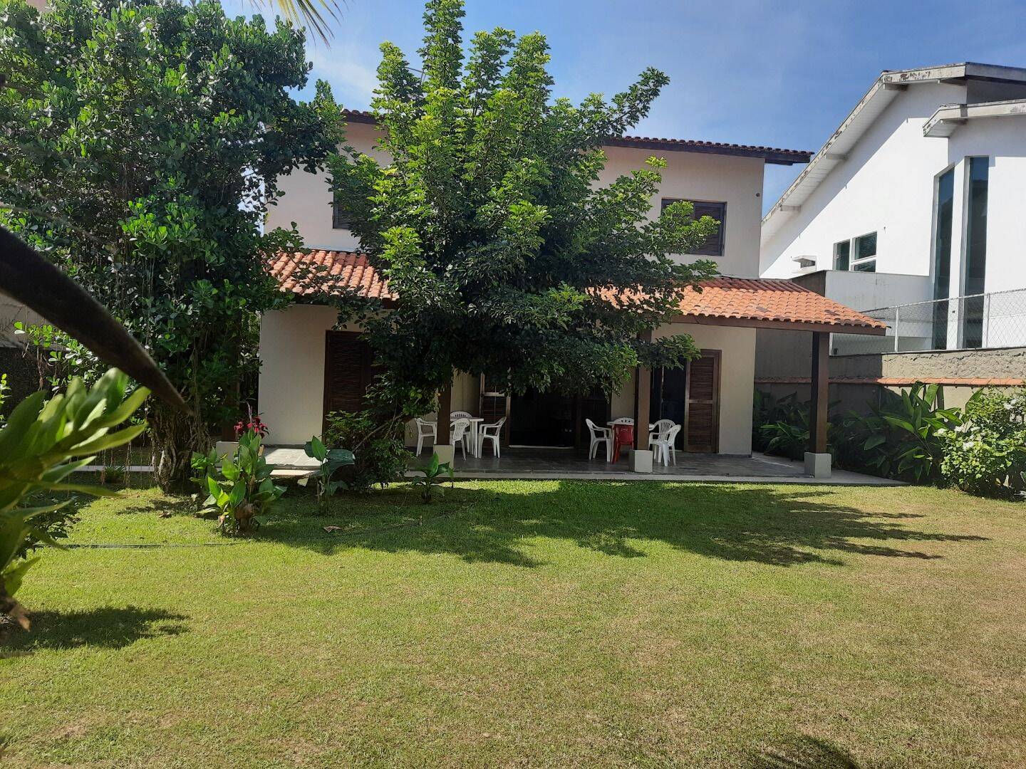 Casa à venda com 4 quartos, 370m² - Foto 1