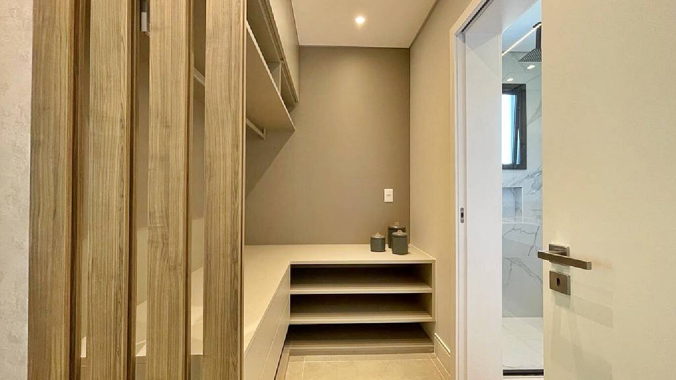 Casa à venda com 6 quartos, 420m² - Foto 17