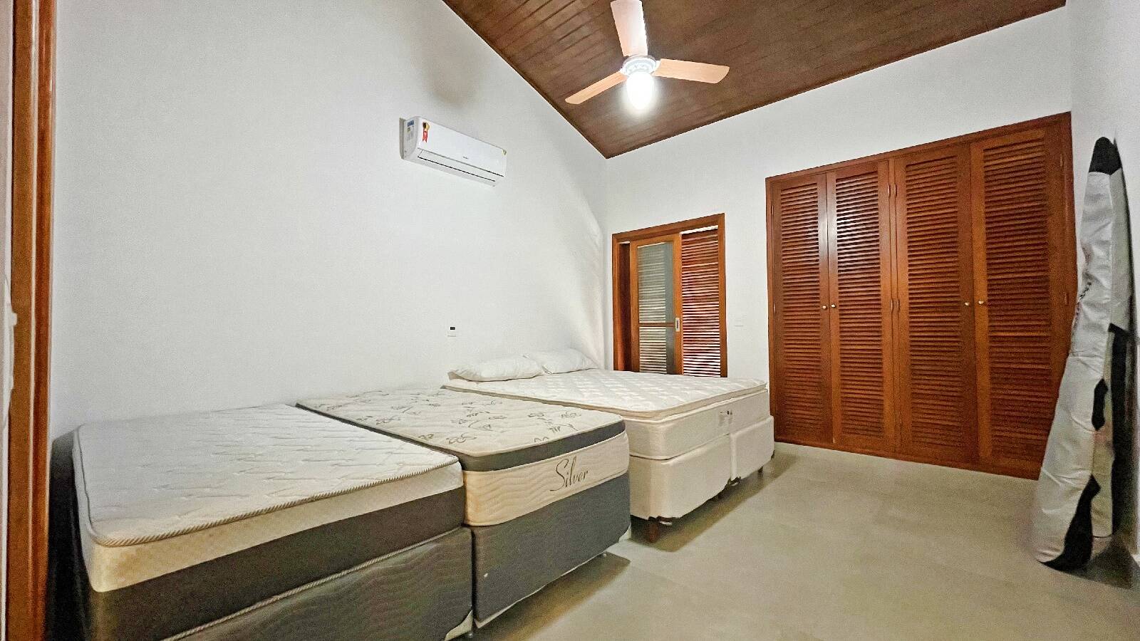 Casa à venda com 6 quartos, 296m² - Foto 57