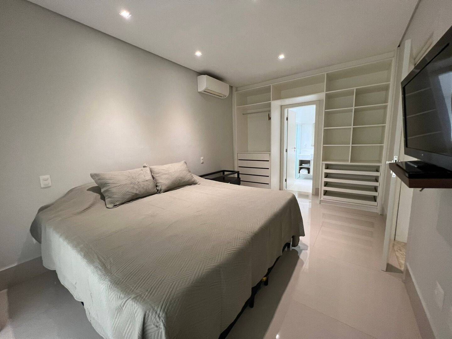 Casa à venda com 4 quartos, 312m² - Foto 10