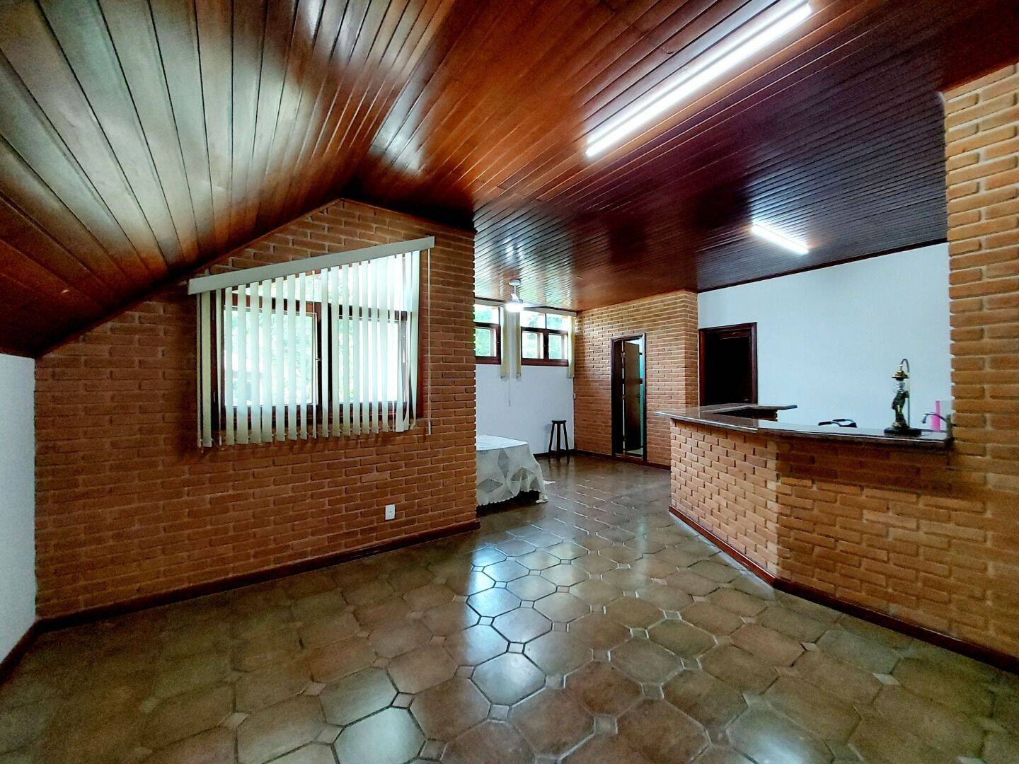 Casa à venda com 7 quartos, 836m² - Foto 2