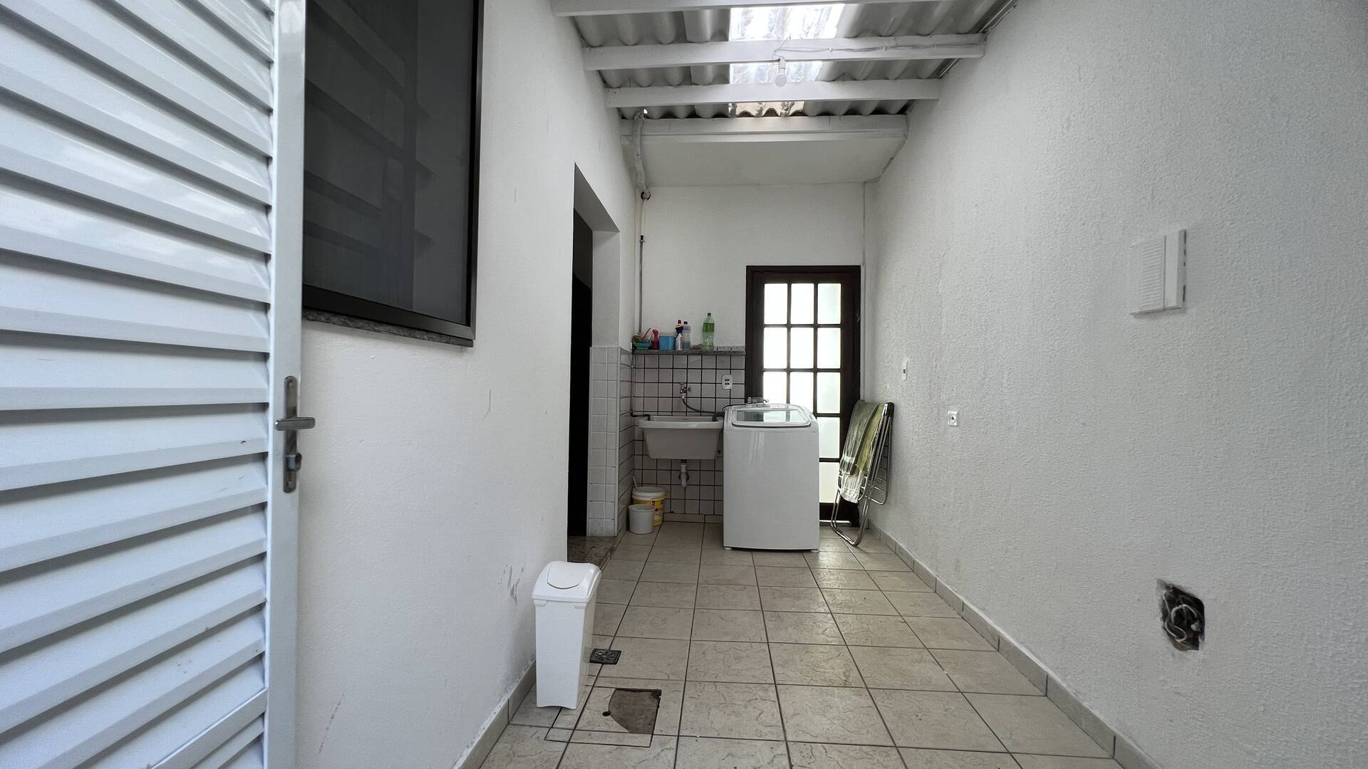 Casa à venda com 5 quartos, 300m² - Foto 46