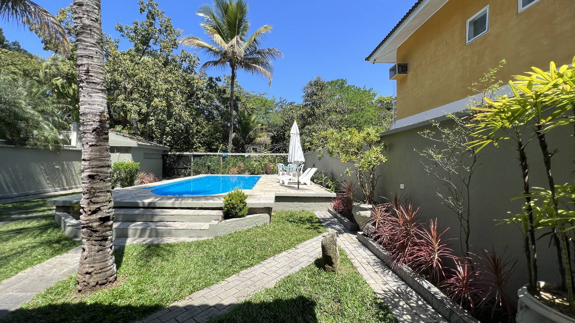 Casa à venda com 5 quartos, 300m² - Foto 4