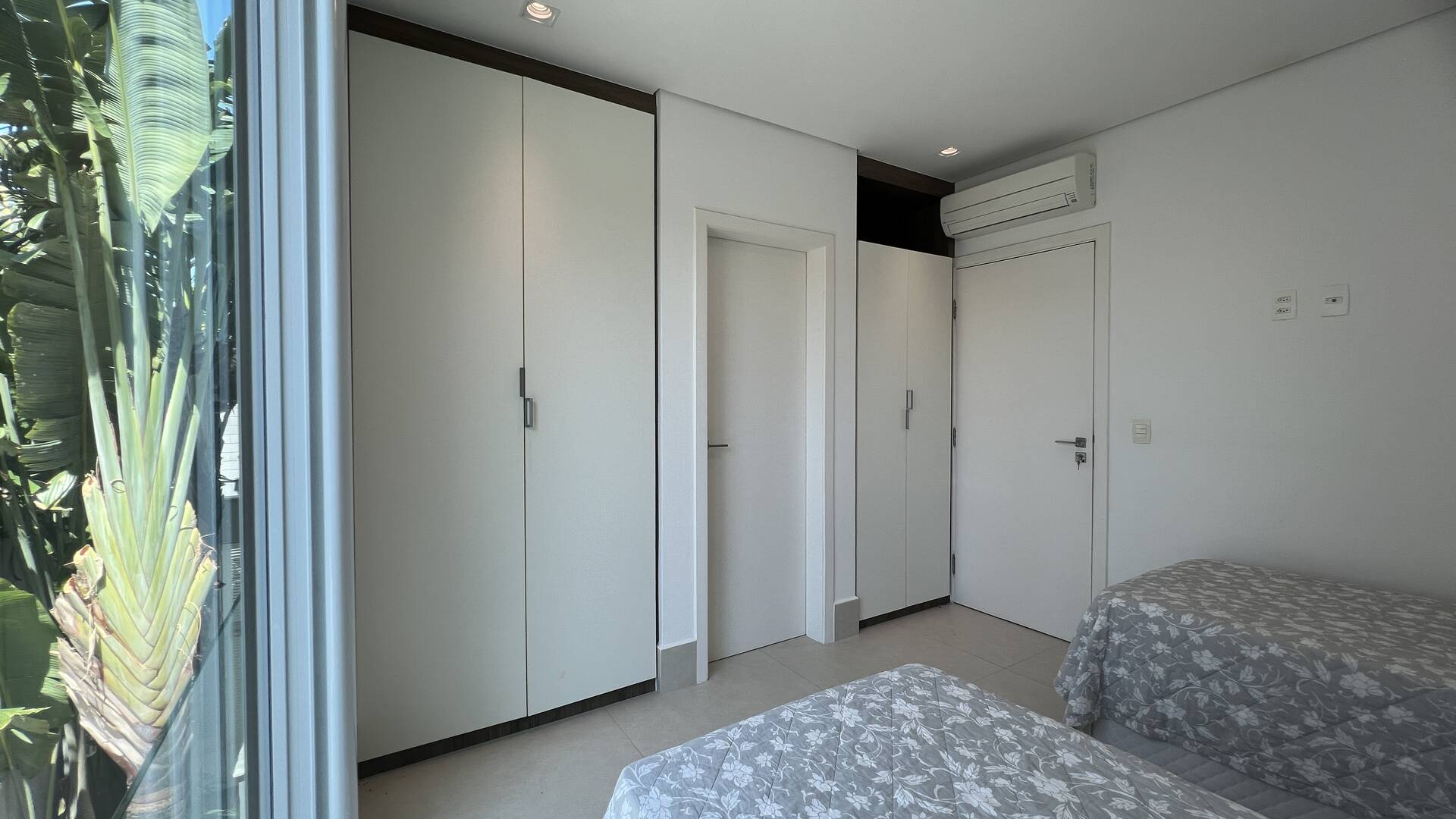 Casa à venda com 6 quartos, 489m² - Foto 16