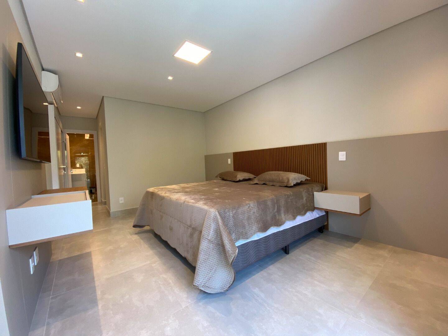 Casa à venda com 6 quartos, 450m² - Foto 14