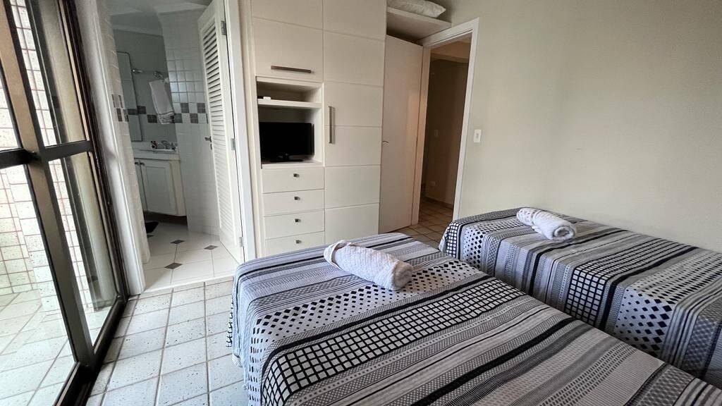 Apartamento à venda com 4 quartos, 235m² - Foto 8