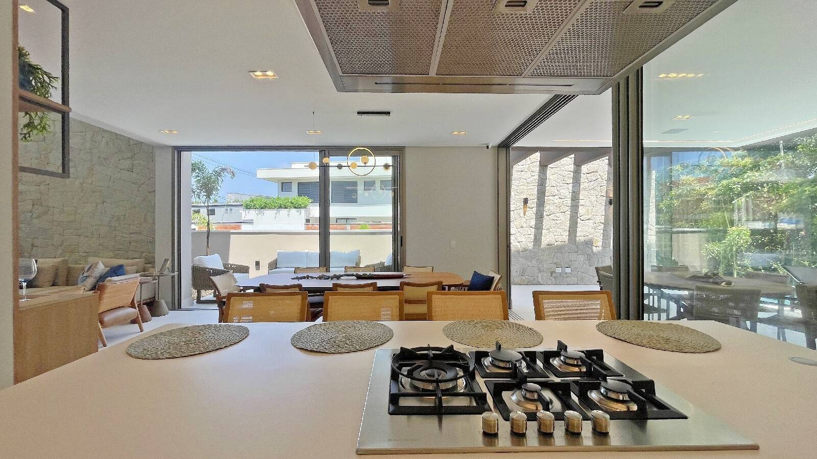 Casa à venda com 6 quartos, 370m² - Foto 8