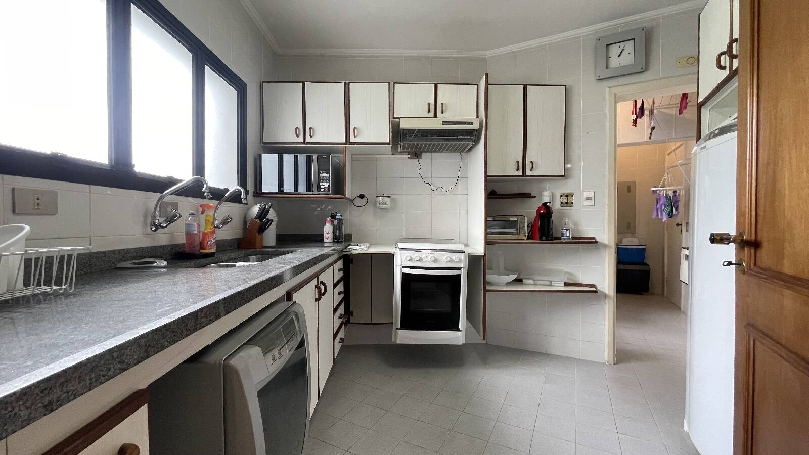 Apartamento à venda com 3 quartos, 135m² - Foto 11