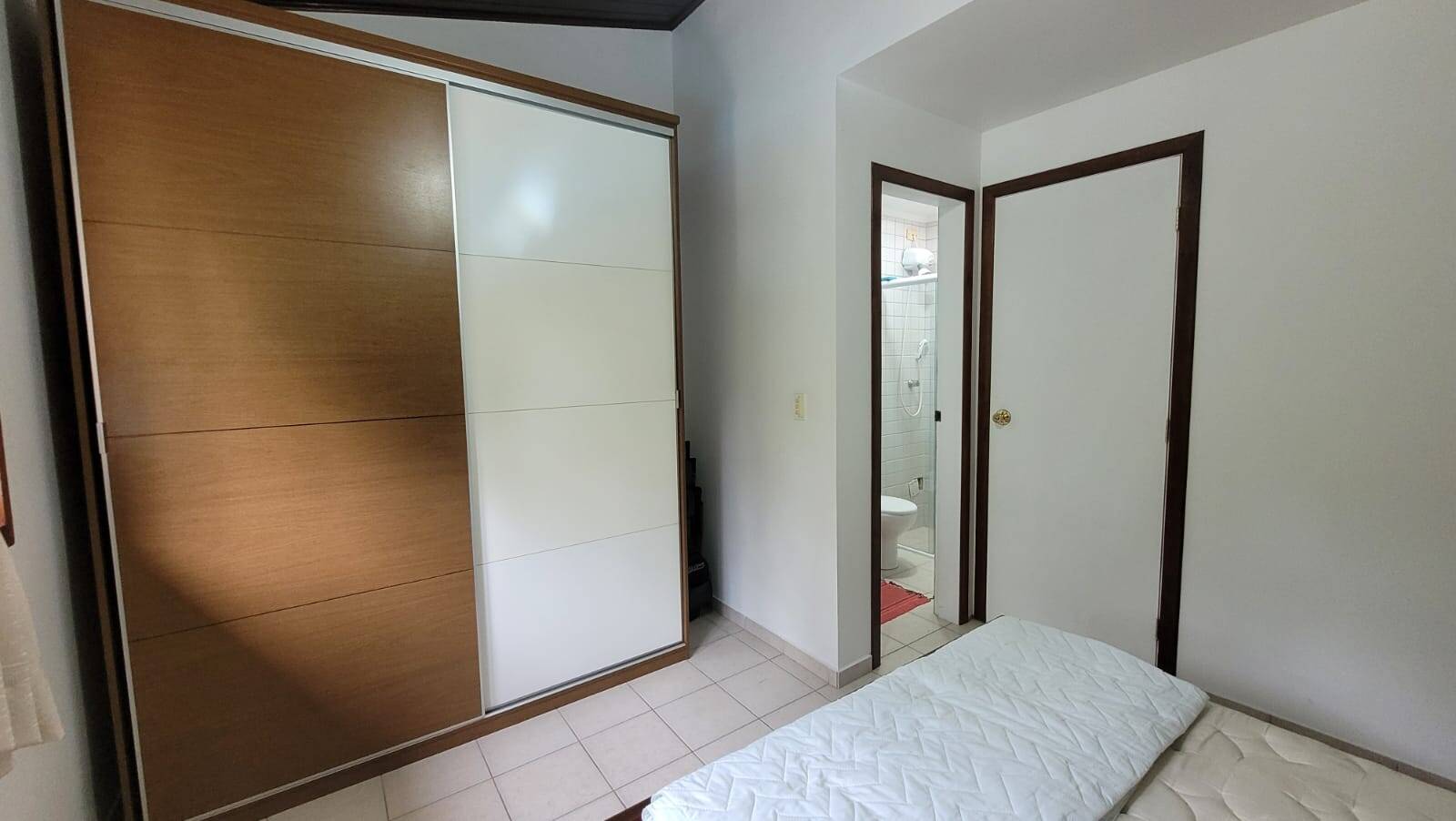 Casa à venda com 2 quartos, 72m² - Foto 11