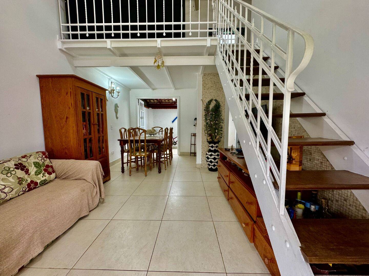 Casa à venda com 2 quartos, 101m² - Foto 2