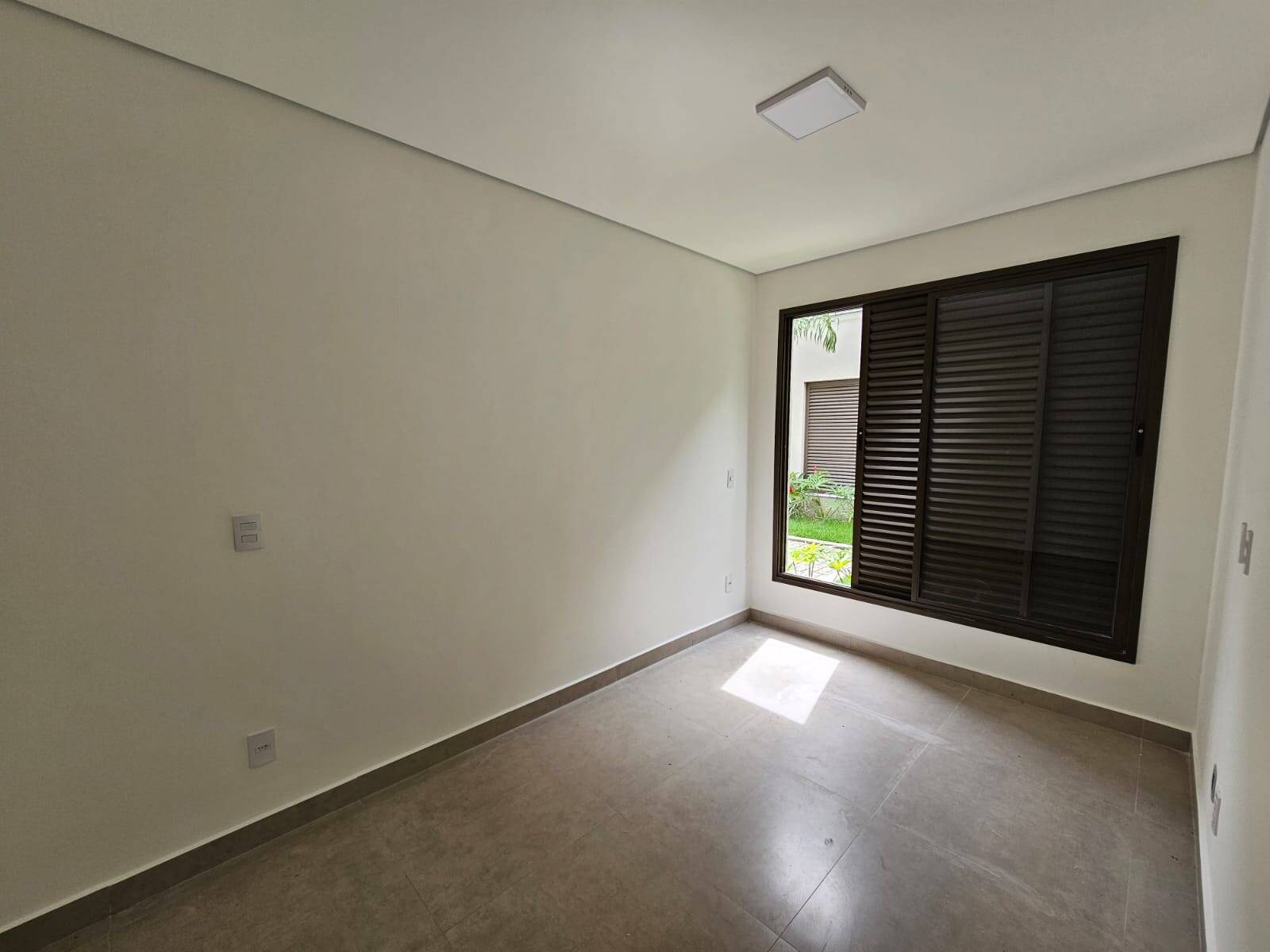 Casa à venda com 2 quartos, 68m² - Foto 5