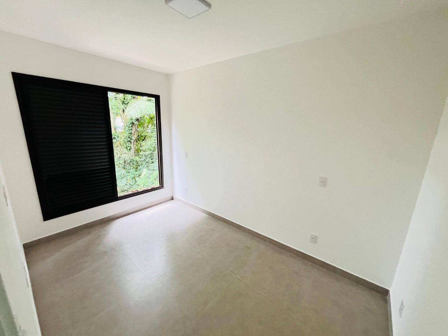 Casa à venda com 2 quartos, 68m² - Foto 3