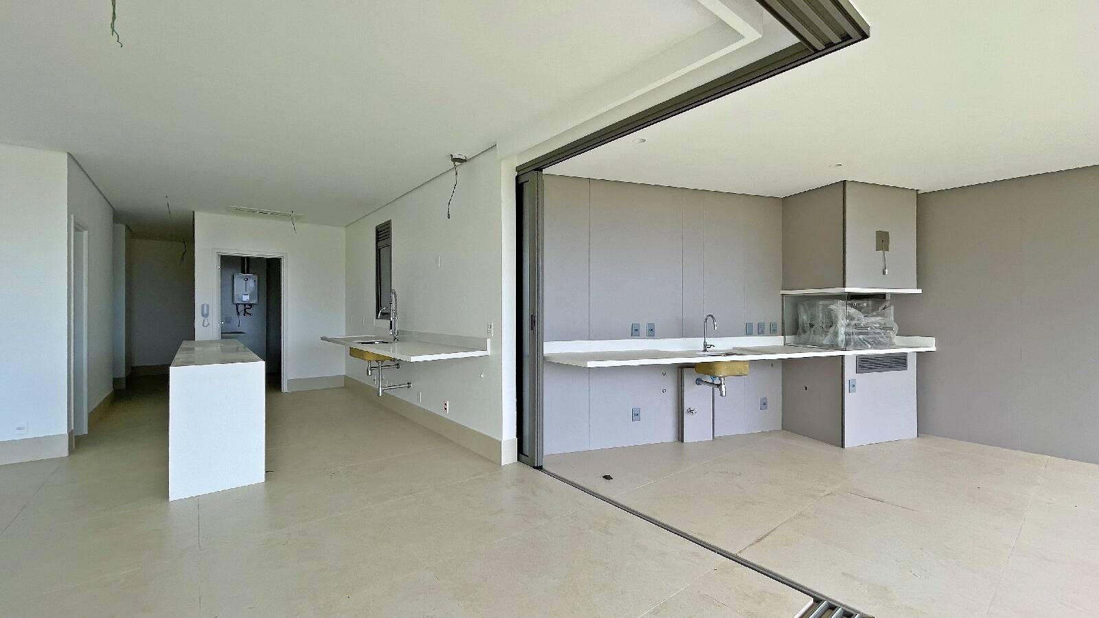 Apartamento à venda com 4 quartos, 208m² - Foto 9