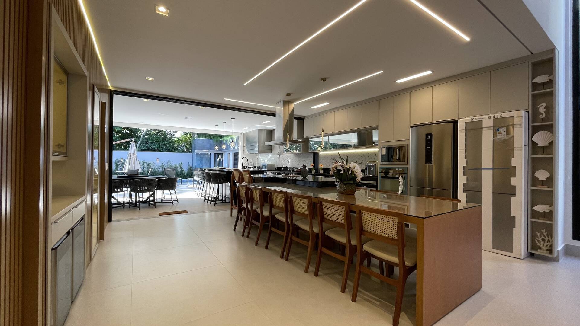 Casa à venda com 6 quartos, 391m² - Foto 4