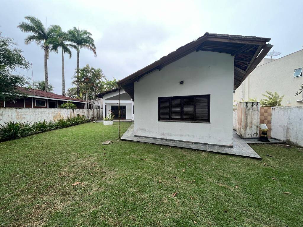 Casa à venda com 3 quartos, 197m² - Foto 2