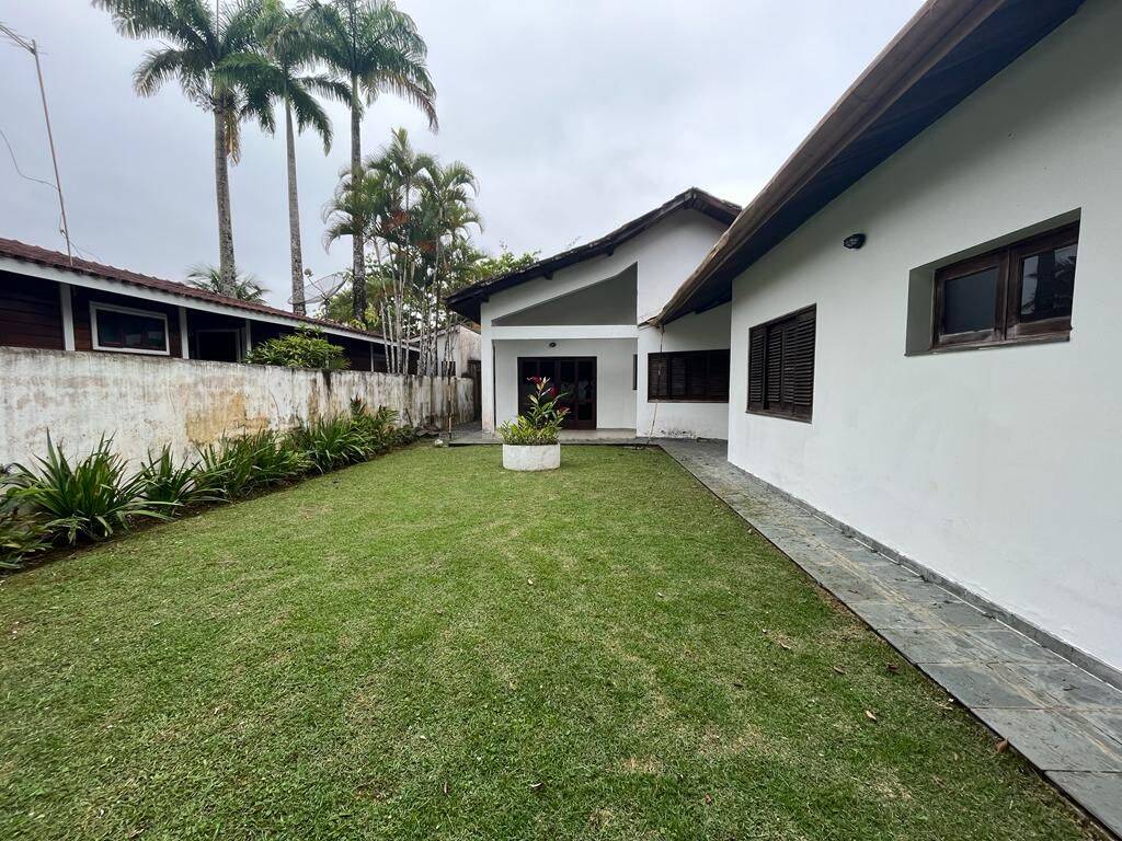 Casa à venda com 3 quartos, 197m² - Foto 3