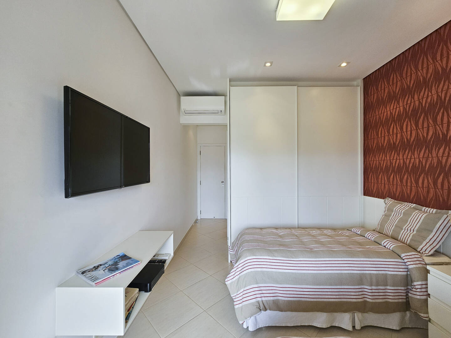 Apartamento à venda com 4 quartos, 208m² - Foto 8