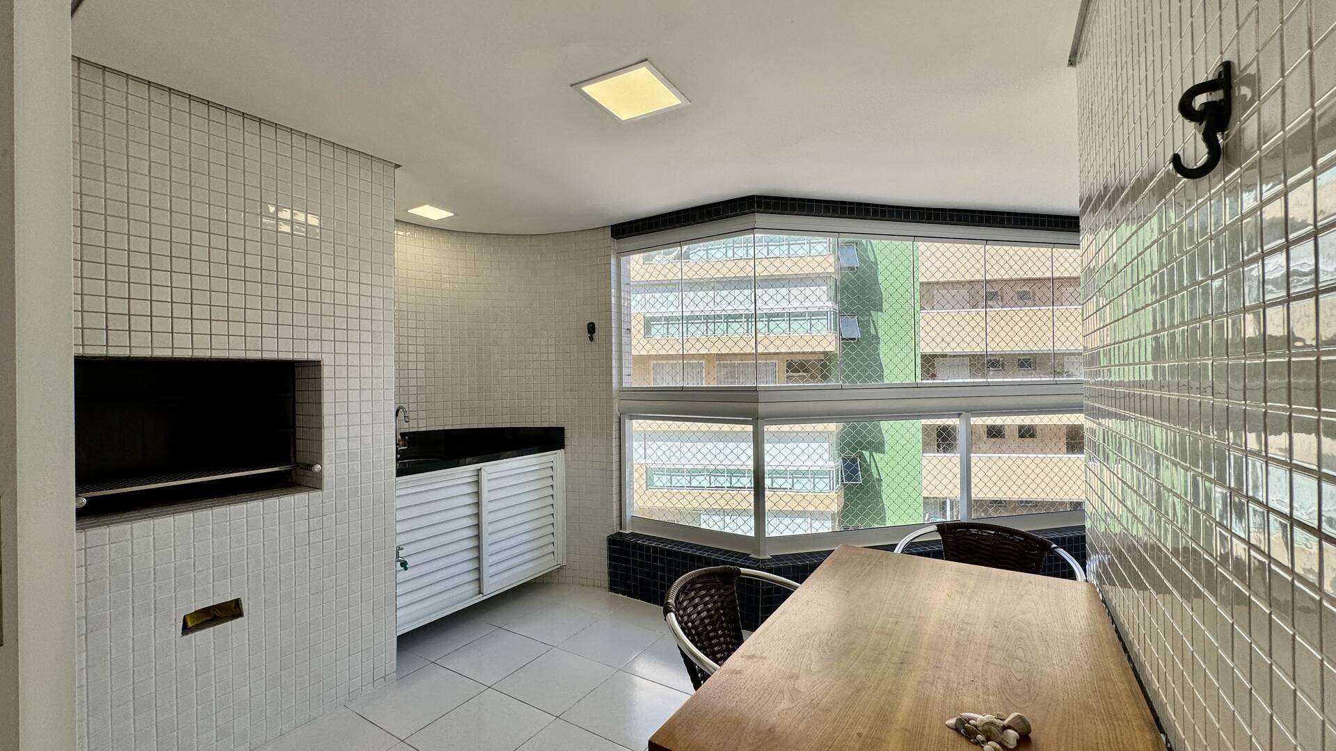 Apartamento à venda com 3 quartos, 117m² - Foto 11