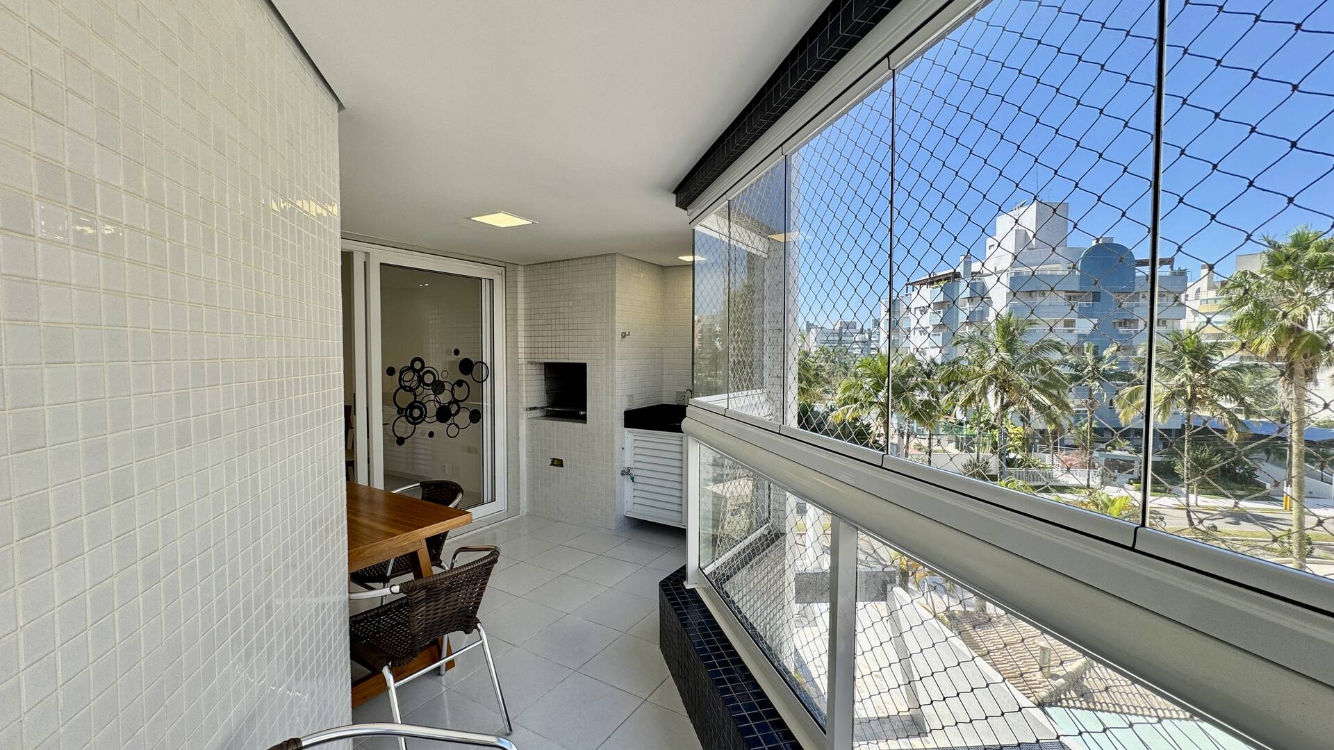 Apartamento à venda com 3 quartos, 117m² - Foto 2