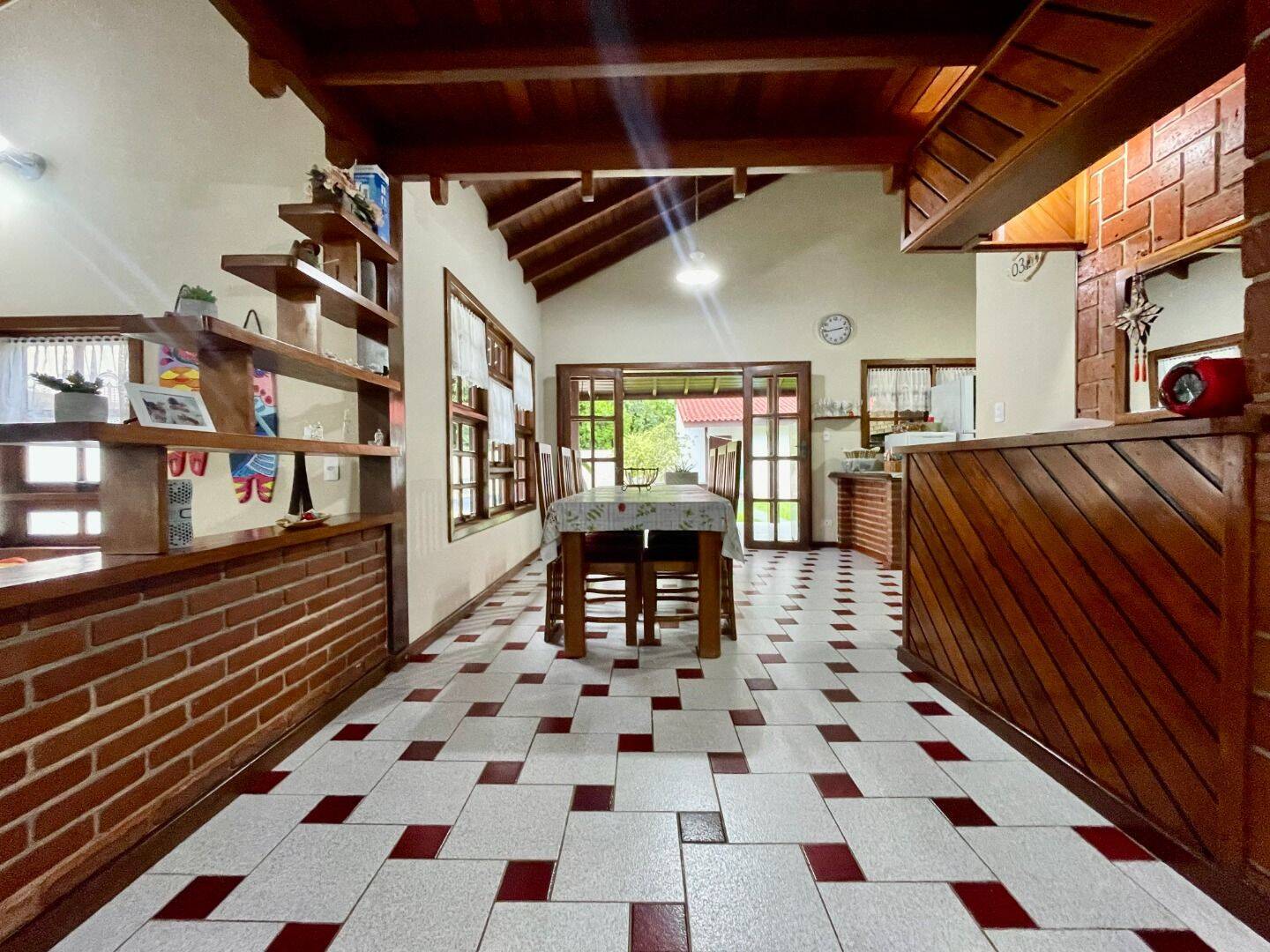 Casa à venda com 3 quartos, 234m² - Foto 7