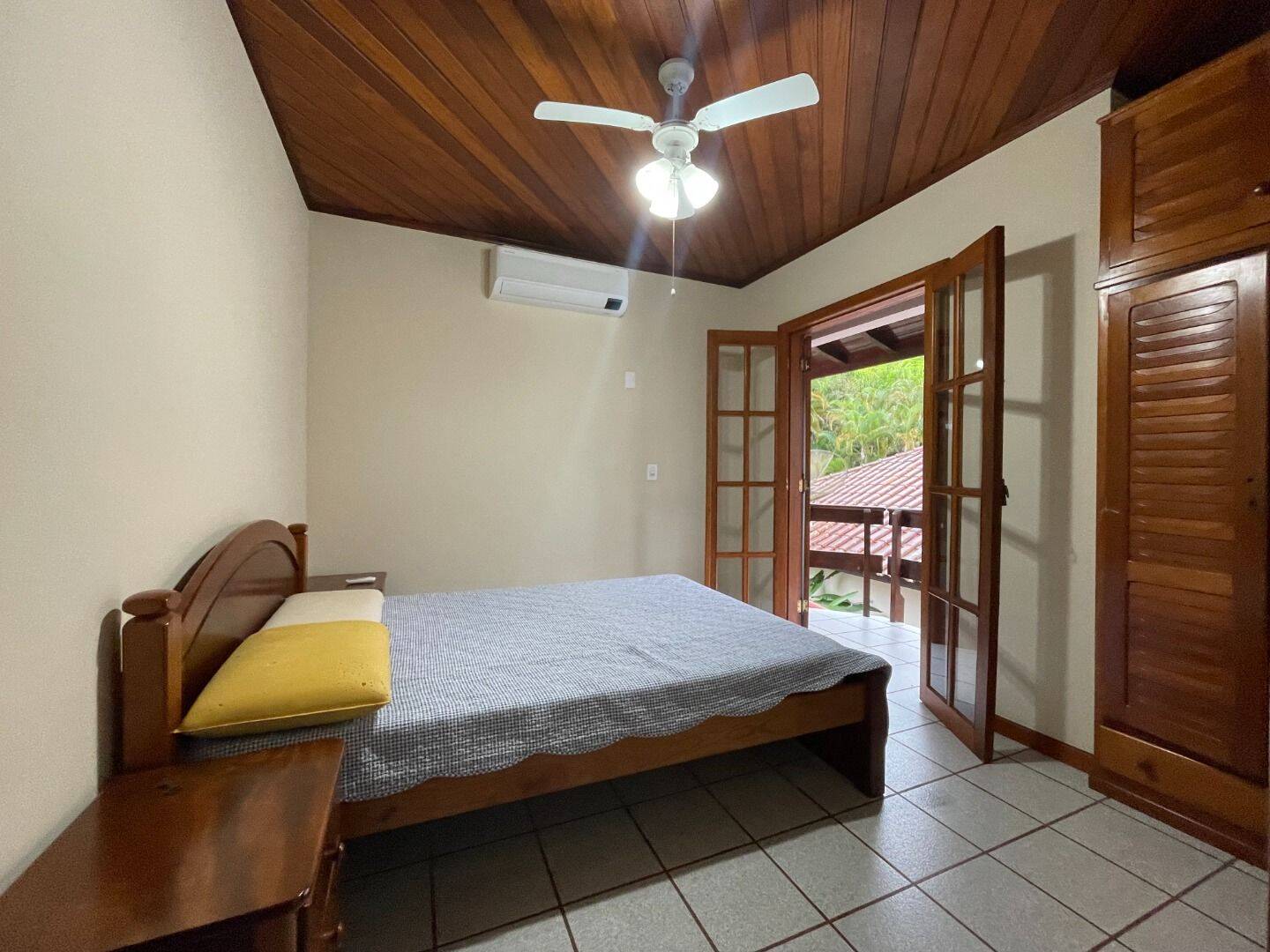 Casa à venda com 3 quartos, 234m² - Foto 12