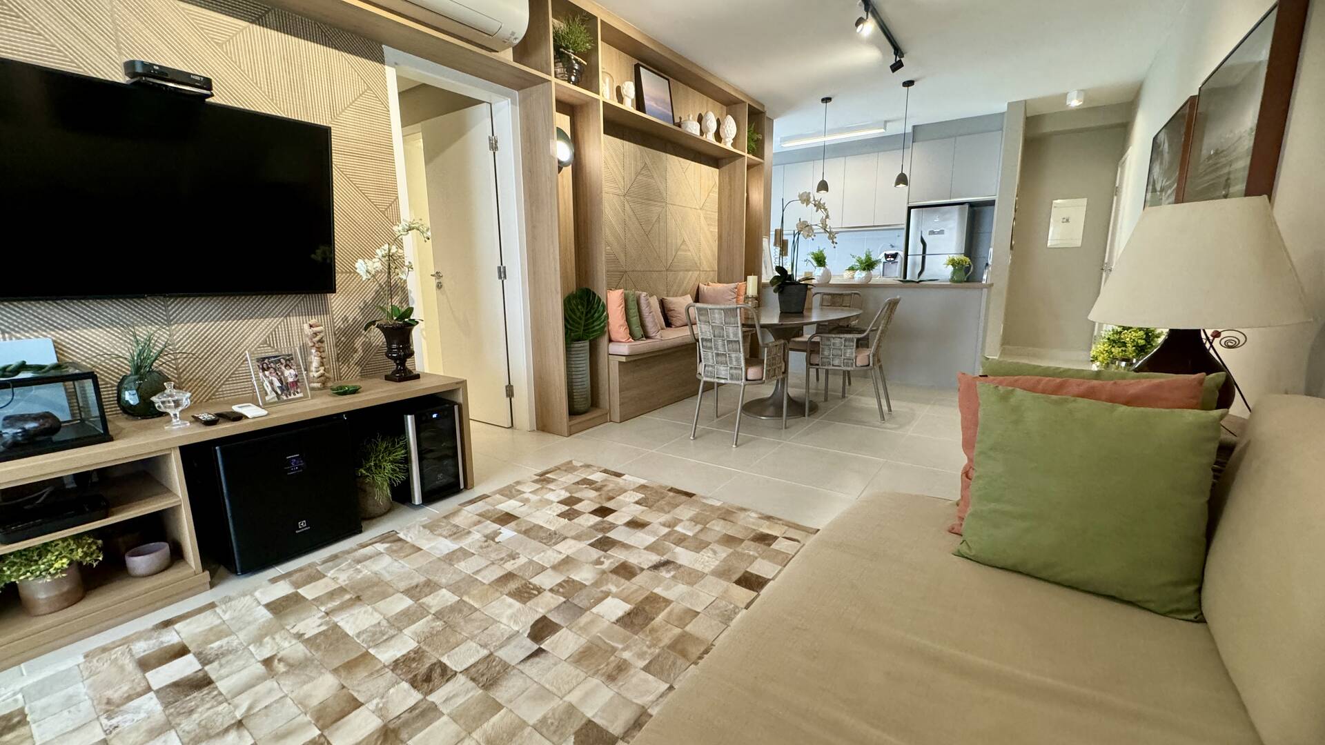 Apartamento à venda com 3 quartos, 133m² - Foto 2