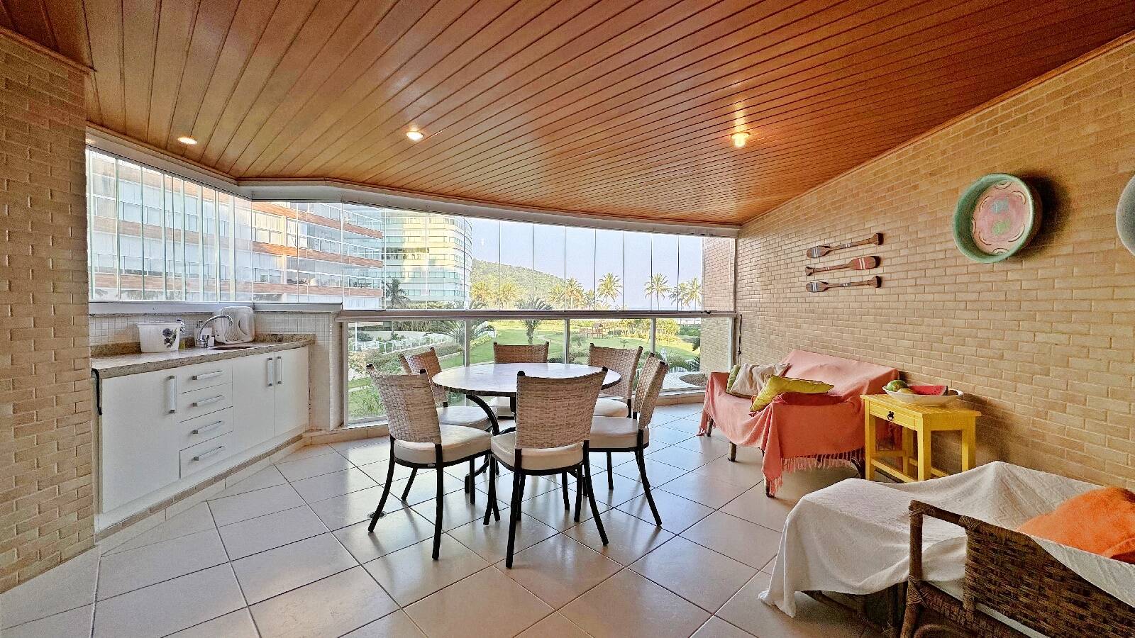 Apartamento à venda com 3 quartos, 145m² - Foto 2