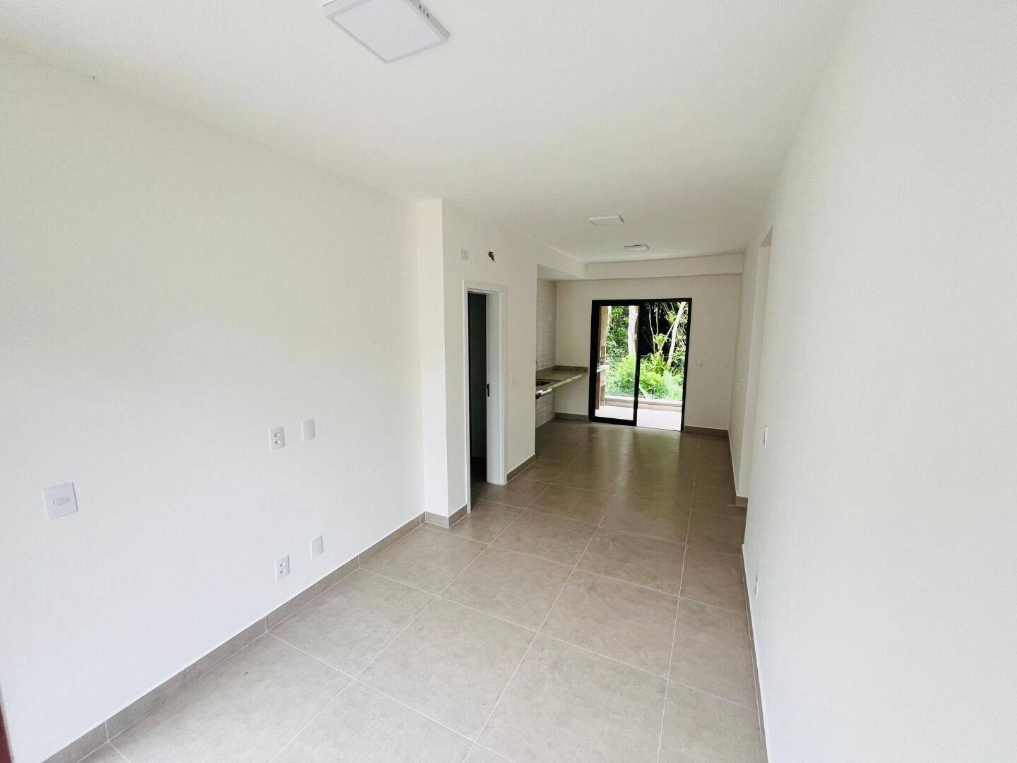 Casa à venda com 2 quartos, 68m² - Foto 6