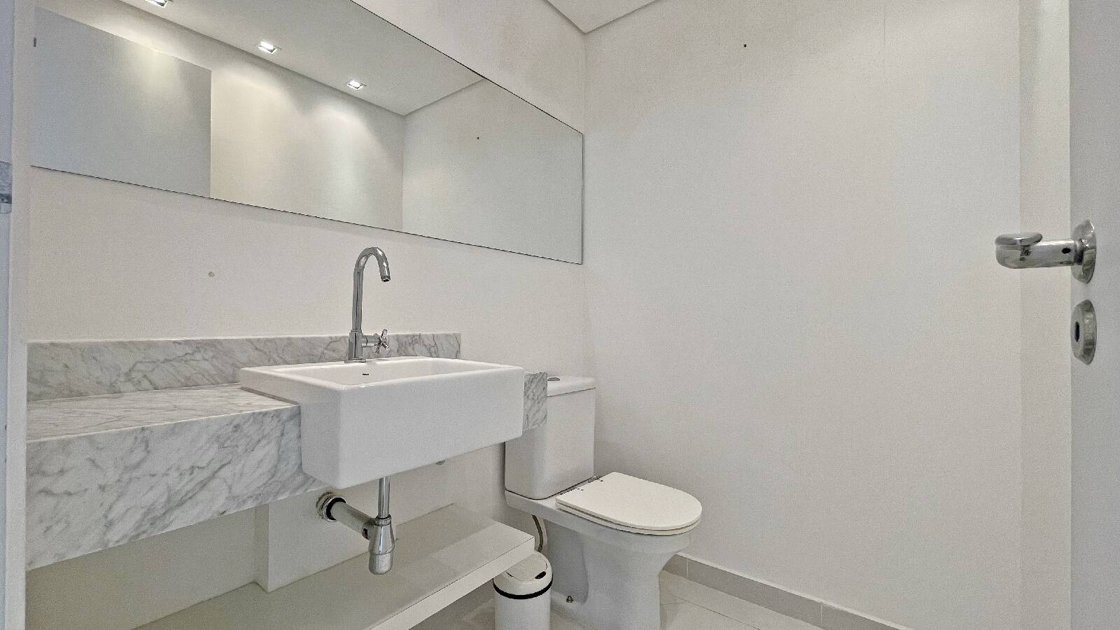 Apartamento à venda com 4 quartos, 201m² - Foto 7