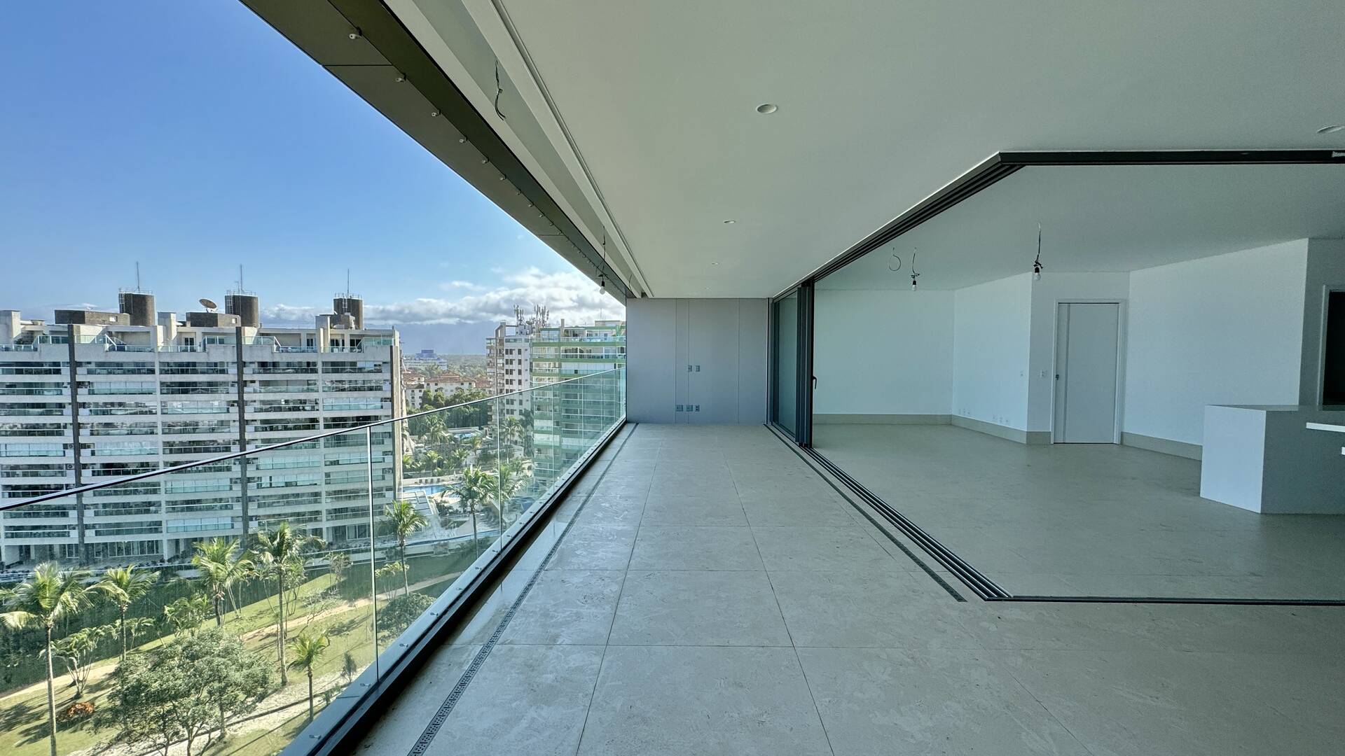 Apartamento à venda com 4 quartos, 208m² - Foto 4