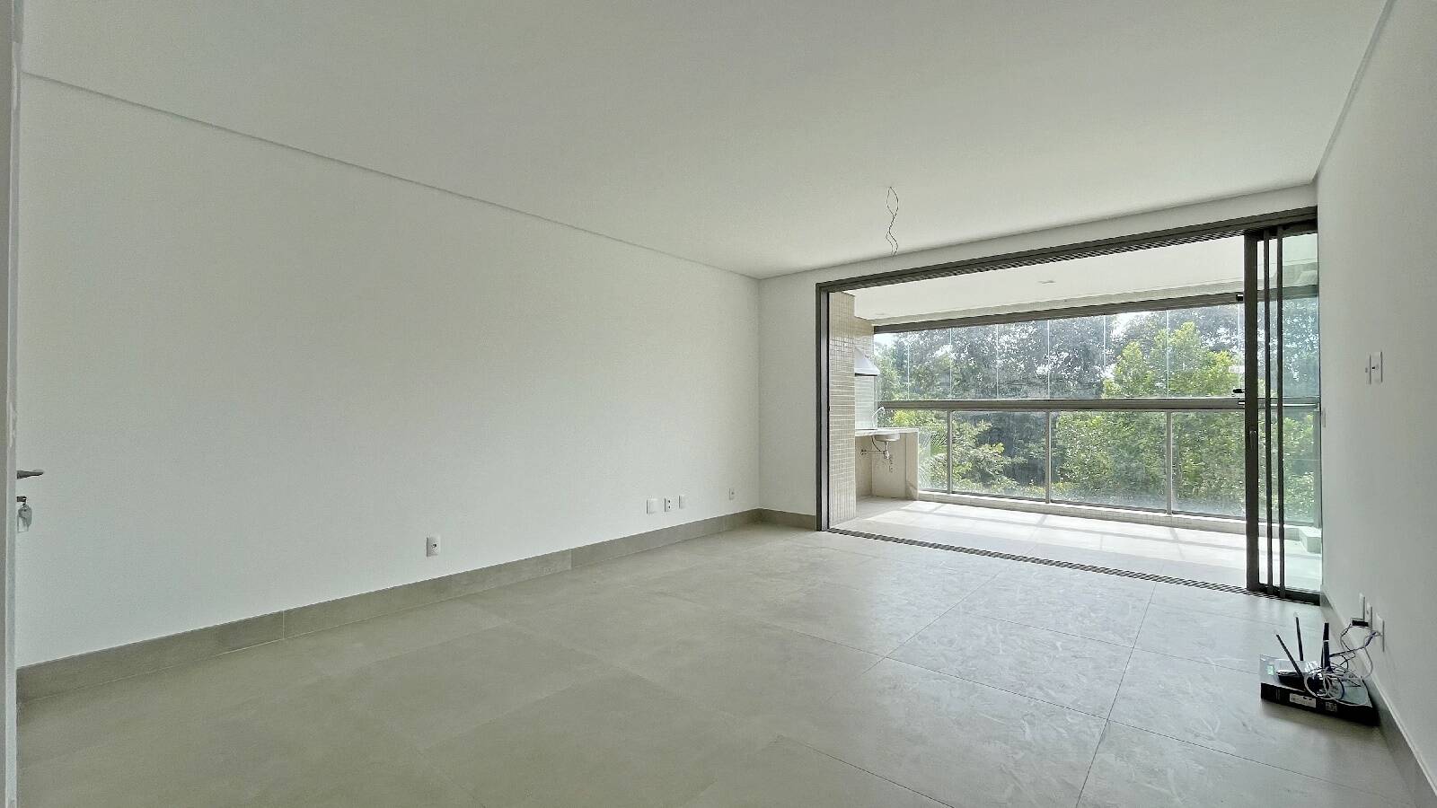 Apartamento à venda com 4 quartos, 163m² - Foto 2