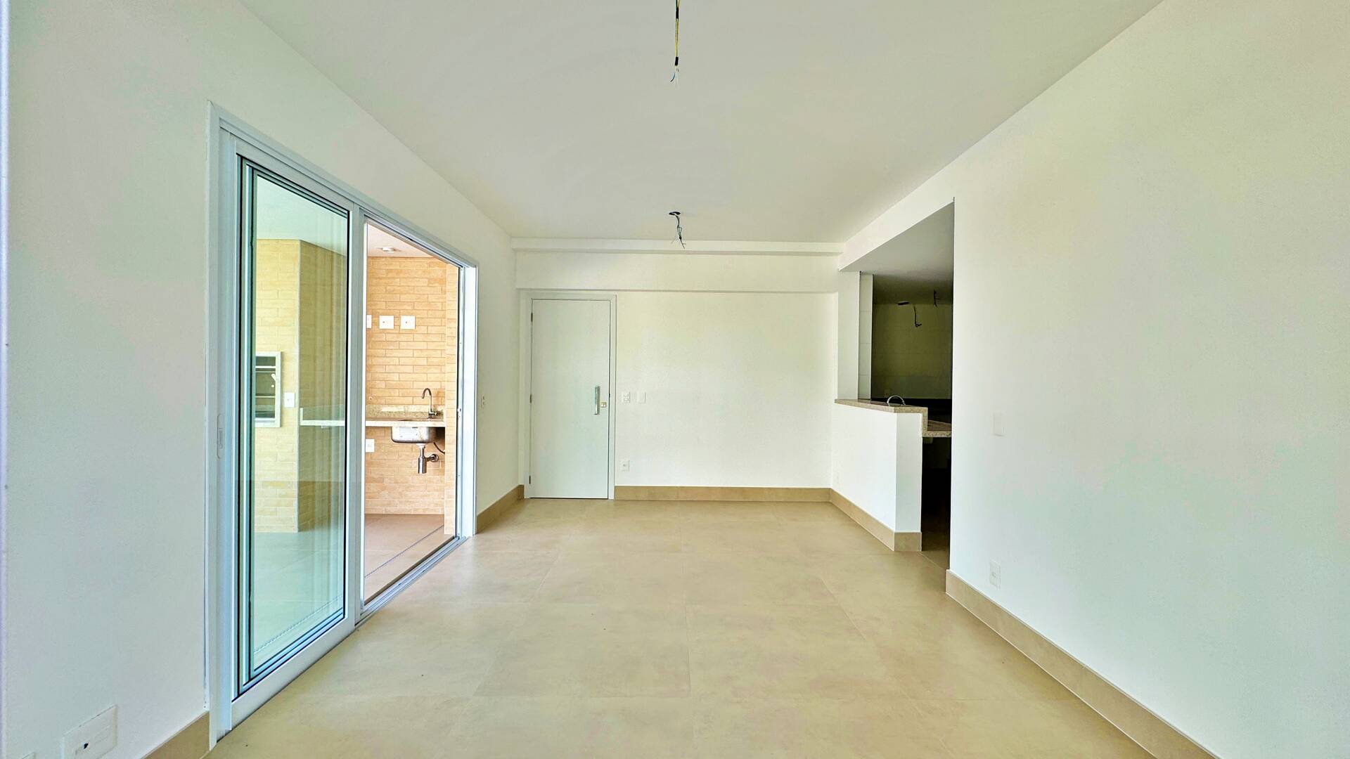 Apartamento à venda com 3 quartos, 127m² - Foto 1