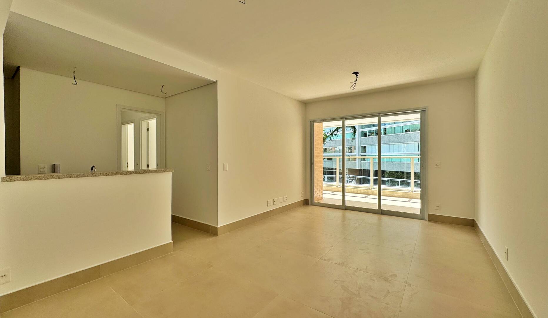 Apartamento à venda com 3 quartos, 110m² - Foto 1