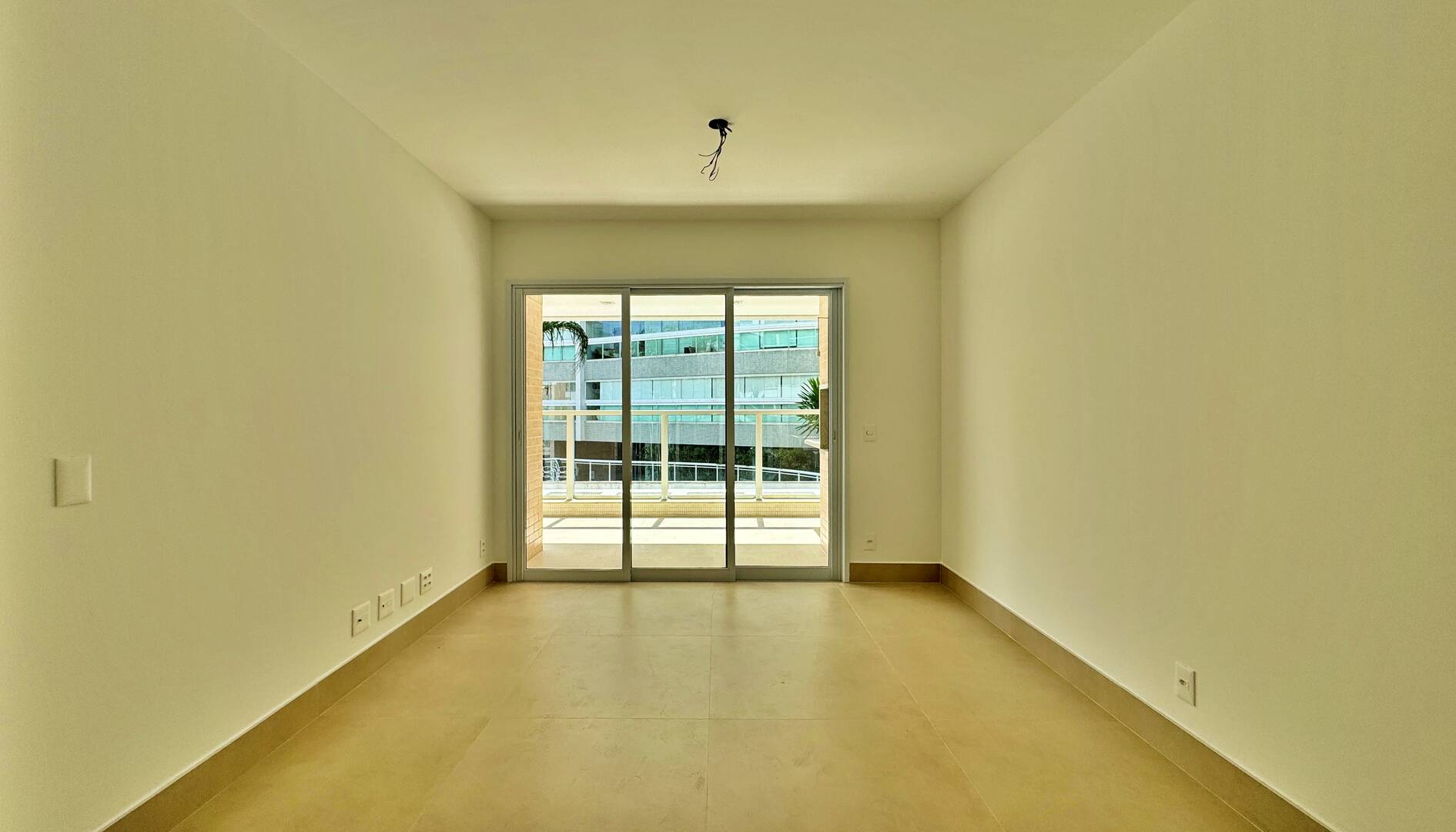 Apartamento à venda com 3 quartos, 110m² - Foto 4