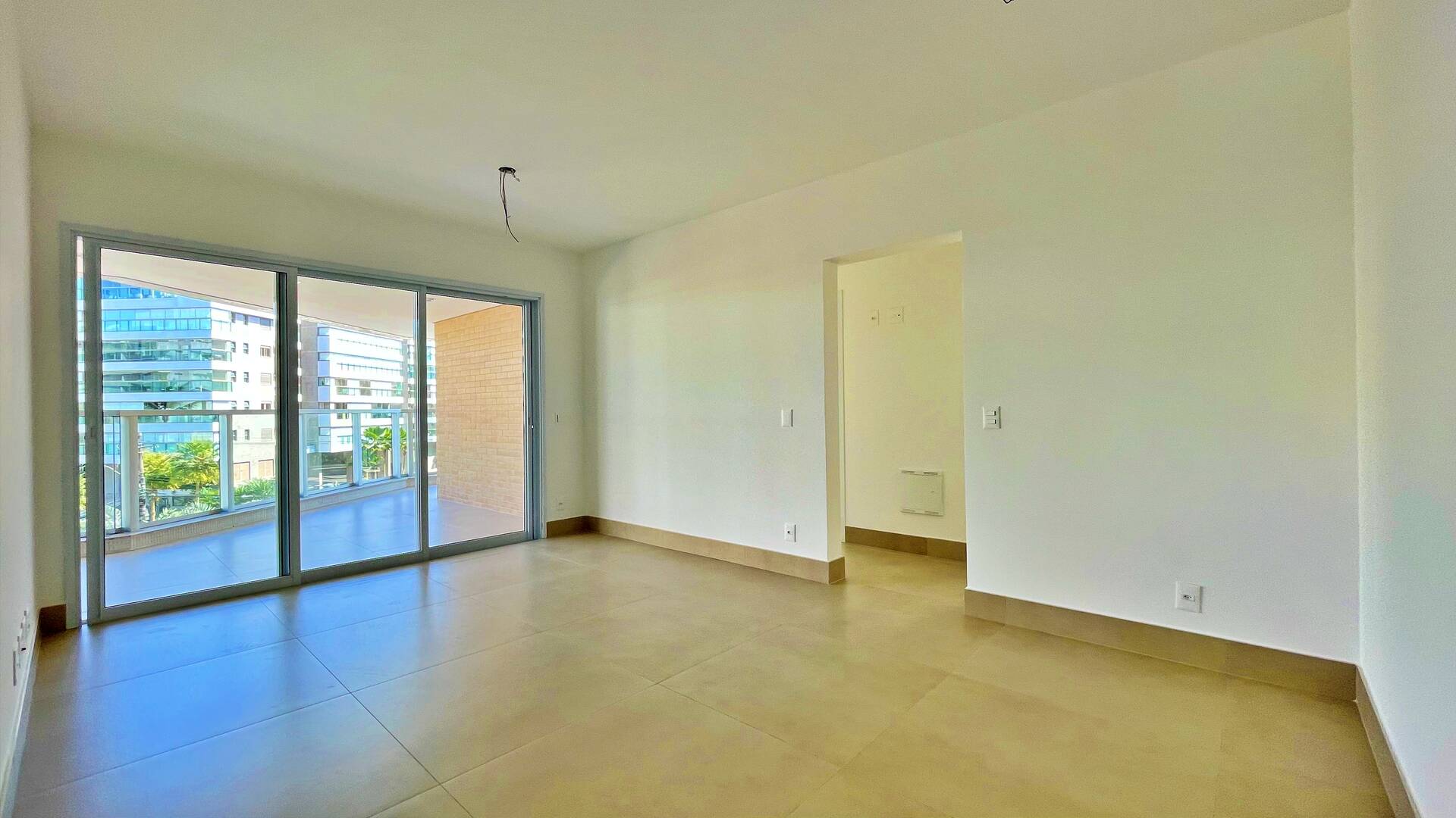 Apartamento à venda com 3 quartos, 134m² - Foto 1