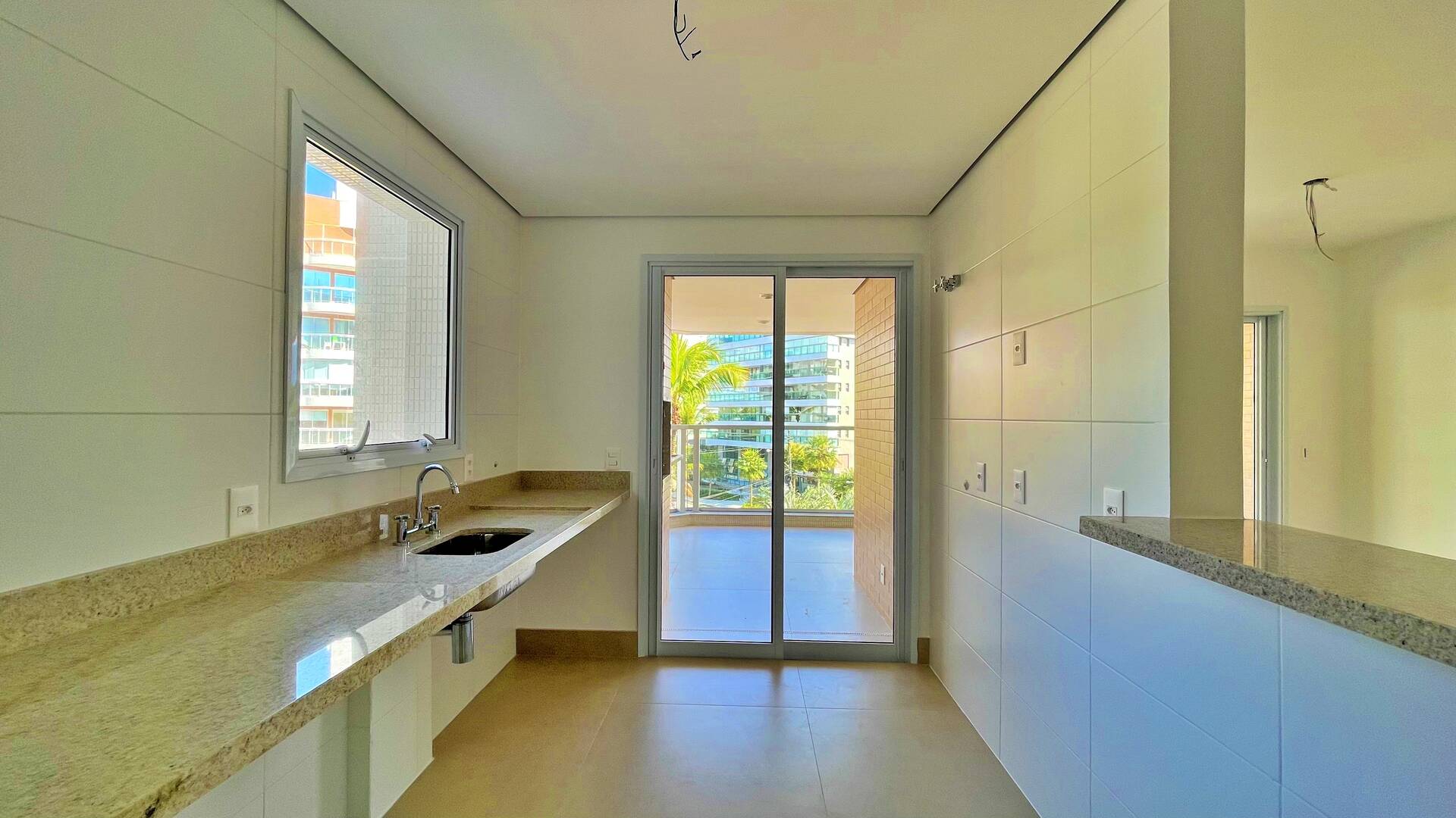 Apartamento à venda com 3 quartos, 134m² - Foto 4