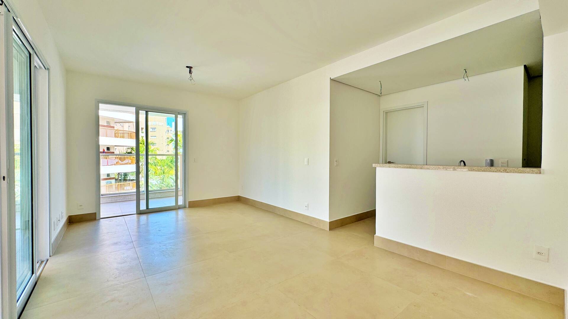 Apartamento à venda com 3 quartos, 127m² - Foto 1