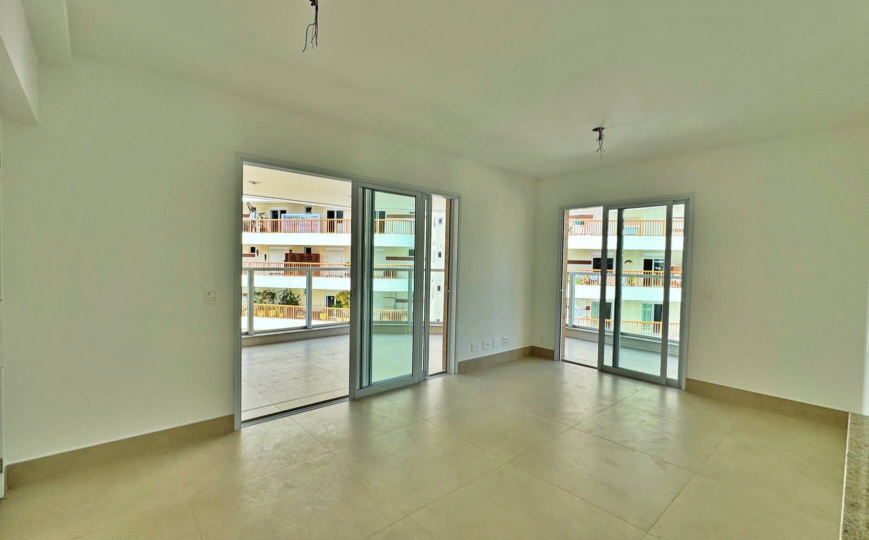 Apartamento à venda com 3 quartos, 127m² - Foto 3