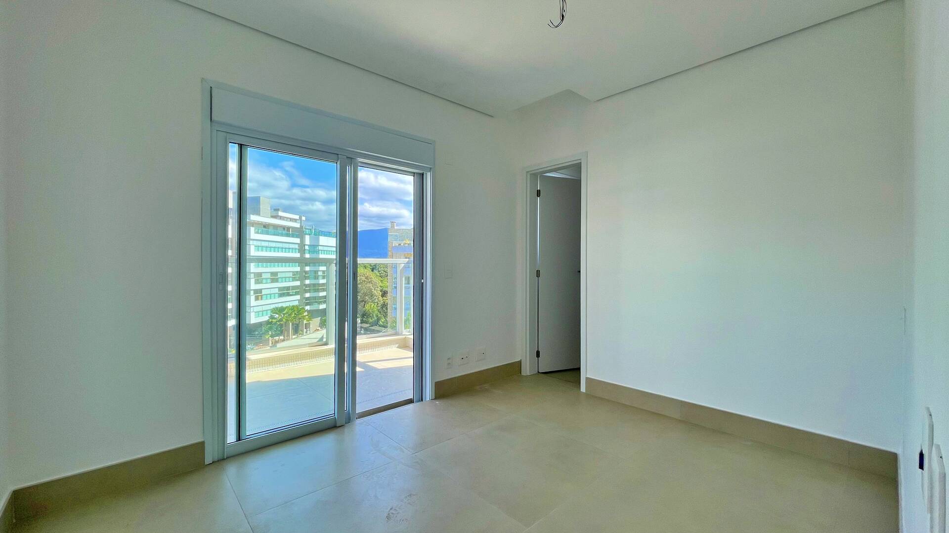 Apartamento à venda com 3 quartos, 134m² - Foto 28